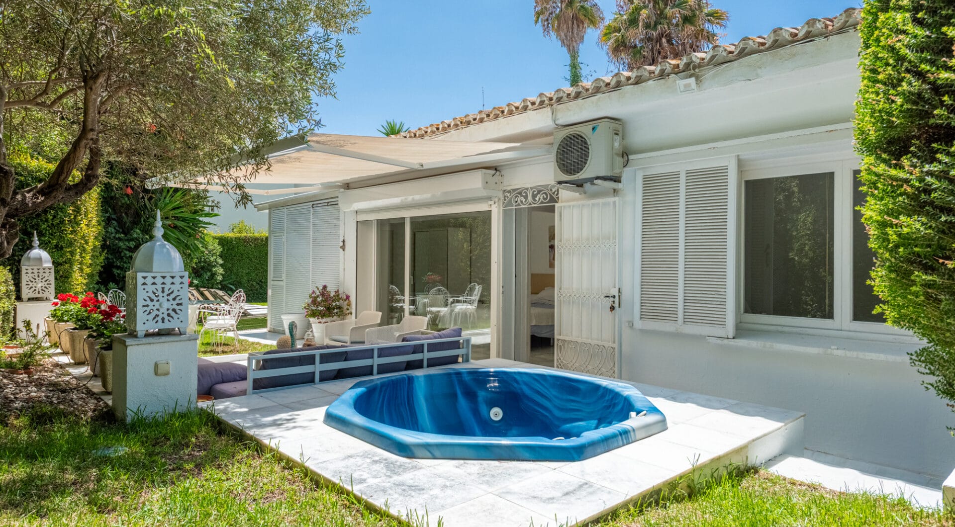 ELEGANT SEMI-DETACHED BEACHSIDE VILLA IN LOS MONTEROS, MARBELLA EAST – JUST 150M FROM THE BEACH
