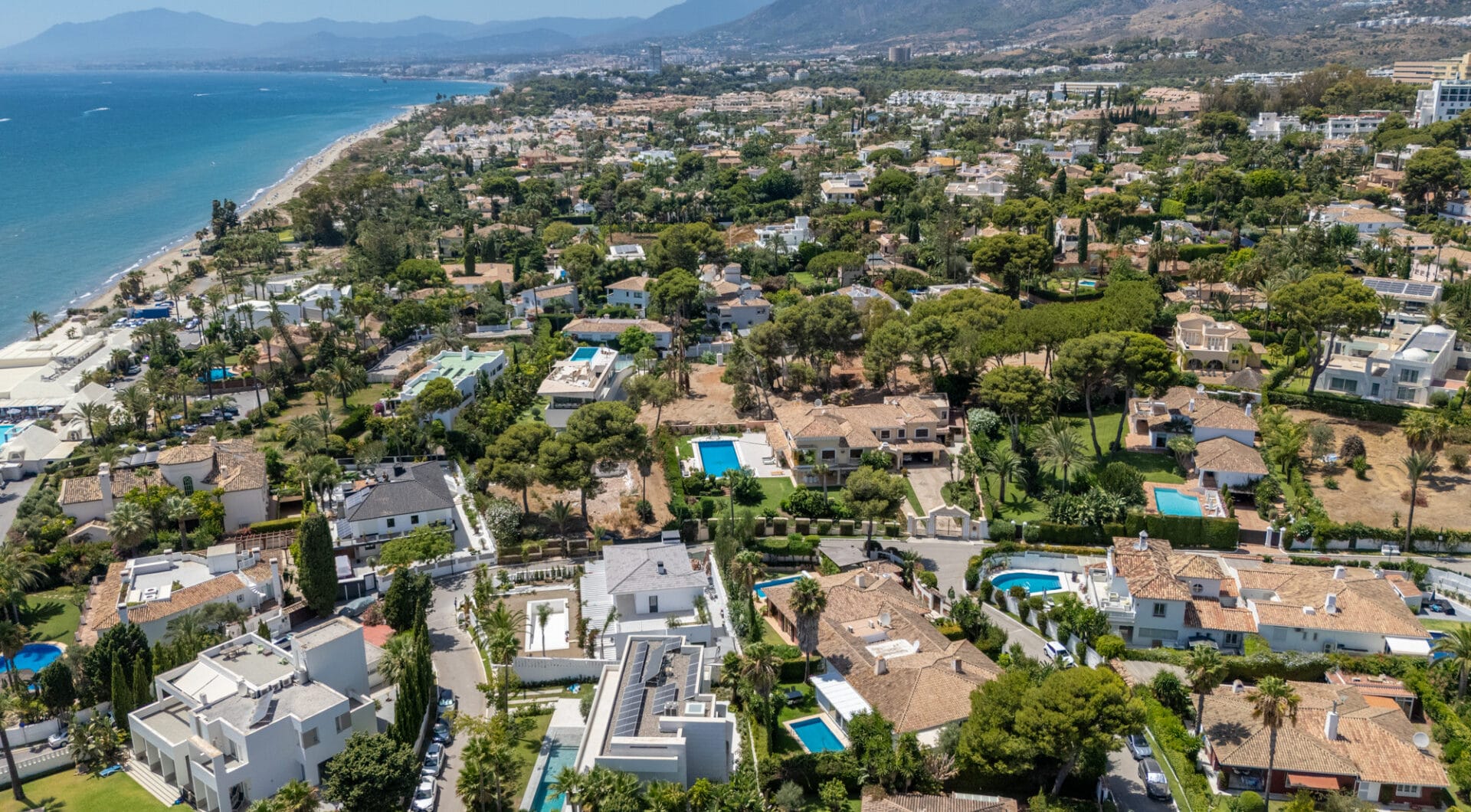ELEGANT SEMI-DETACHED BEACHSIDE VILLA IN LOS MONTEROS, MARBELLA EAST – JUST 150M FROM THE BEACH
