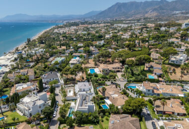 ELEGANT SEMI-DETACHED BEACHSIDE VILLA IN LOS MONTEROS, MARBELLA EAST – JUST 150M FROM THE BEACH