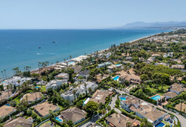 ELEGANT SEMI-DETACHED BEACHSIDE VILLA IN LOS MONTEROS, MARBELLA EAST – JUST 150M FROM THE BEACH