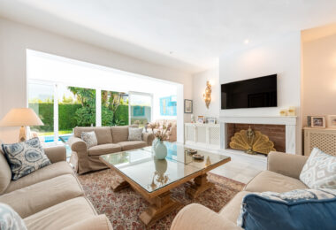 ELEGANT SEMI-DETACHED BEACHSIDE VILLA IN LOS MONTEROS, MARBELLA EAST – JUST 150M FROM THE BEACH