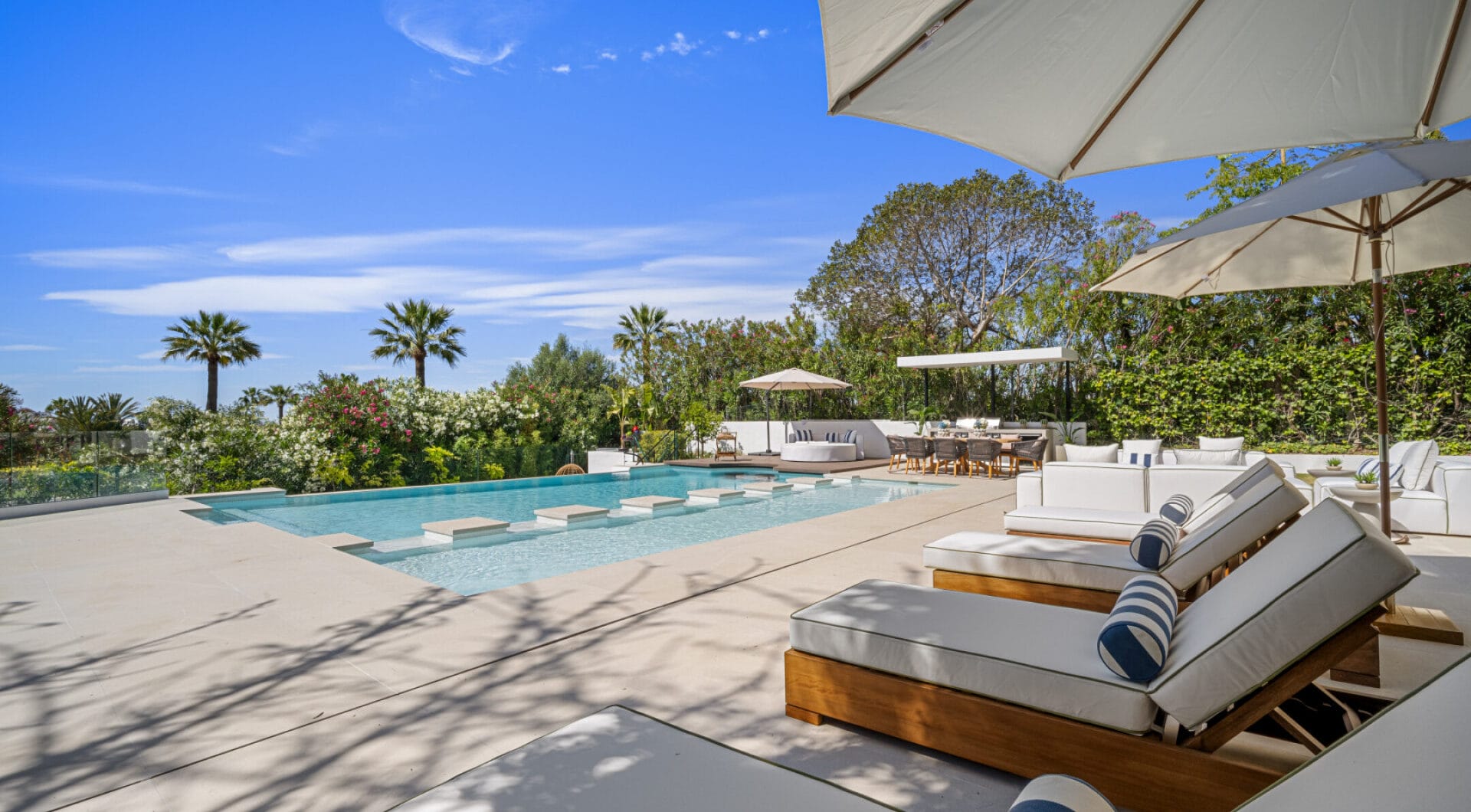 Boasting of unparalleled architecture and unrivalled construction quality, Villa 2000 offers sophisticated and contemporary living, sitting on a private plot within a secure community with breathtaking front-line panoramic views towards Los Naranjos Golf