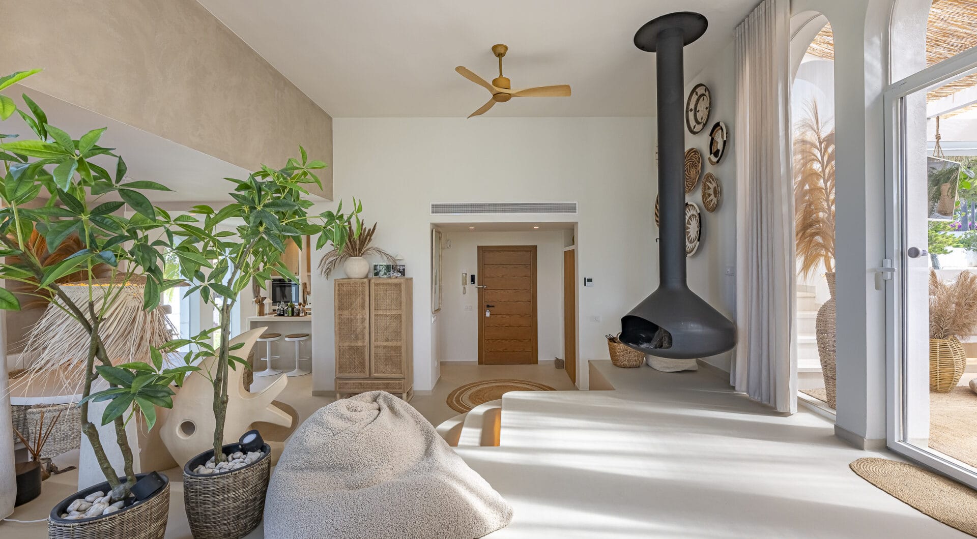 Exquisite 4-Bedroom Villa
