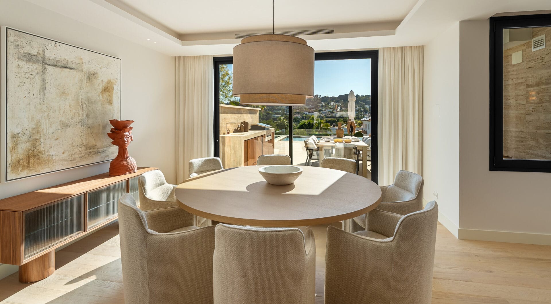 Villa Azteca – Elegant 6-Bedroom Modern Villa with Rooftop Lounge