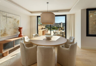 Villa Azteca – Elegant 6-Bedroom Modern Villa with Rooftop Lounge