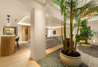 Villa Azteca – Elegant 6-Bedroom Modern Villa with Rooftop Lounge