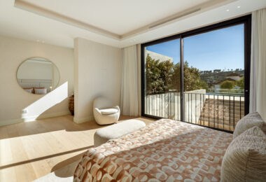 Villa Azteca – Elegant 6-Bedroom Modern Villa with Rooftop Lounge