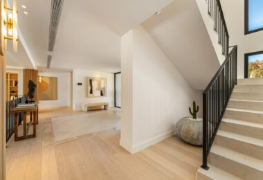 Villa Azteca – Elegant 6-Bedroom Modern Villa with Rooftop Lounge