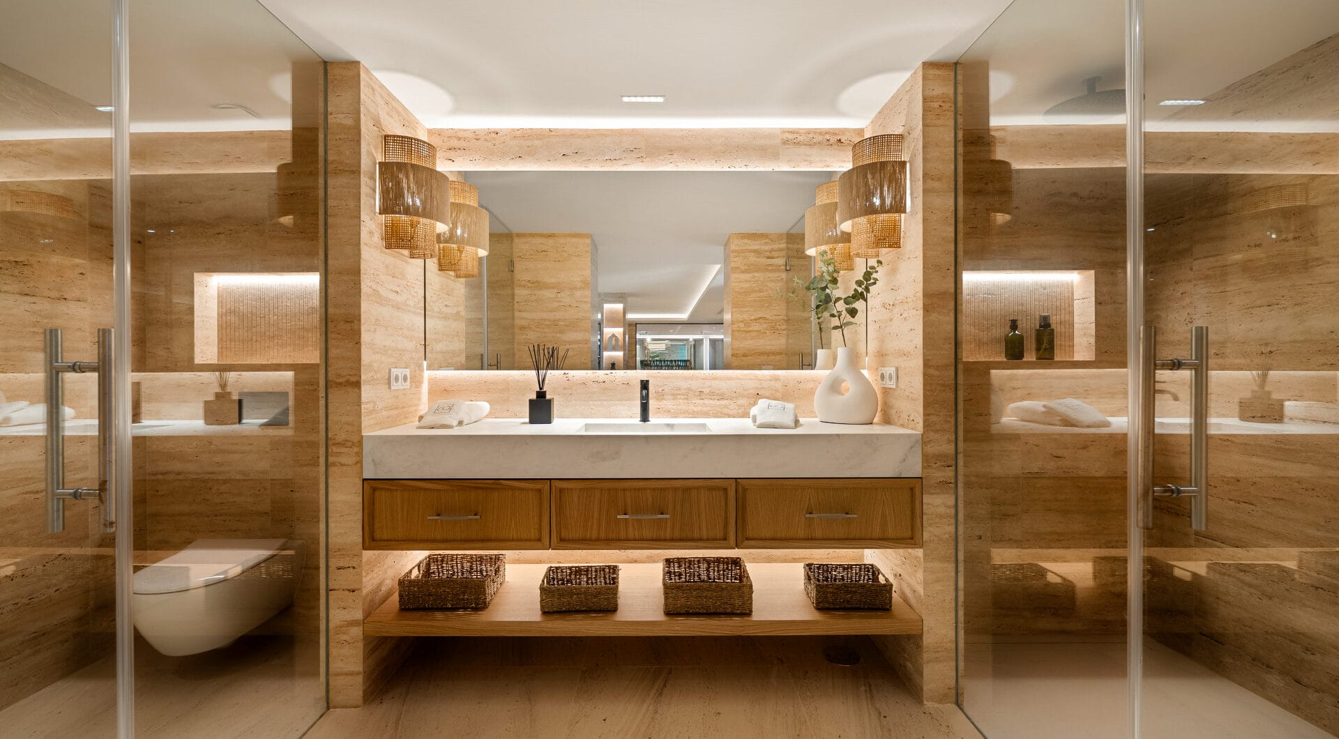 Villa Azteca – Elegant 6-Bedroom Modern Villa with Rooftop Lounge