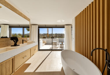 Villa Azteca – Elegant 6-Bedroom Modern Villa with Rooftop Lounge