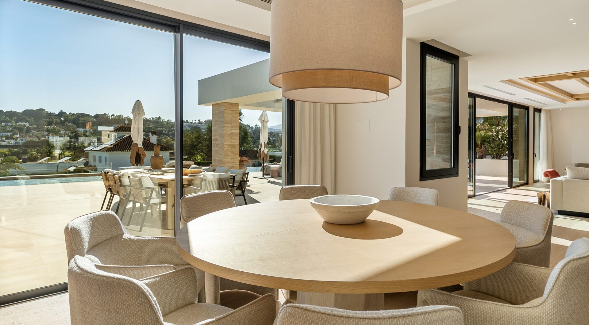 Villa Azteca – Elegant 6-Bedroom Modern Villa with Rooftop Lounge