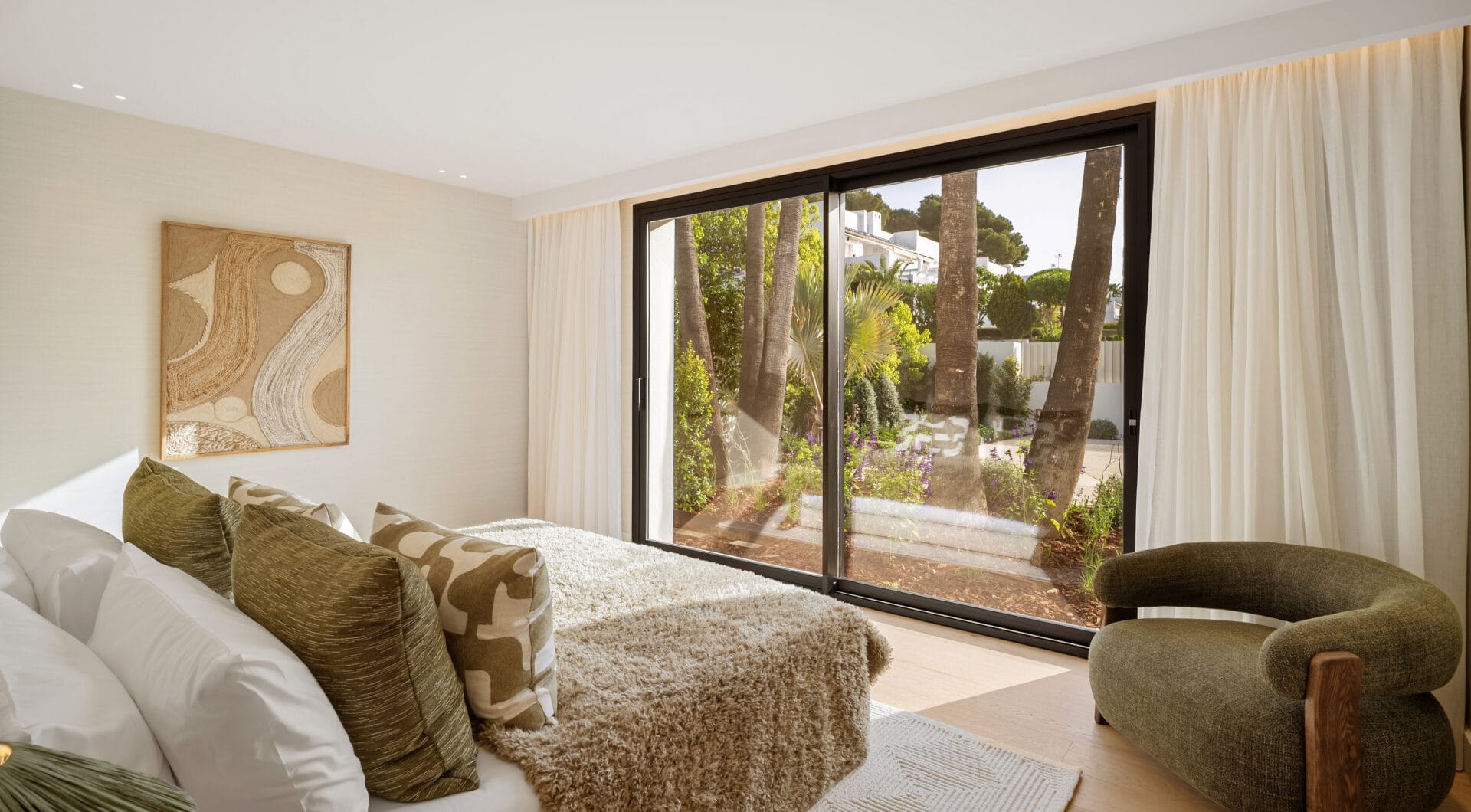 Villa Azteca – Elegant 6-Bedroom Modern Villa with Rooftop Lounge