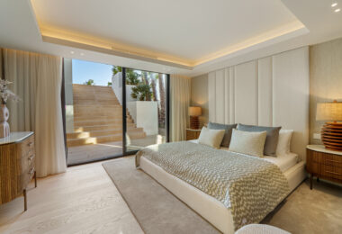 Villa Azteca – Elegant 6-Bedroom Modern Villa with Rooftop Lounge