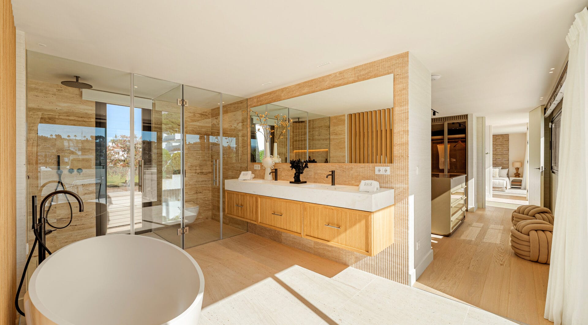 Villa Azteca – Elegant 6-Bedroom Modern Villa with Rooftop Lounge