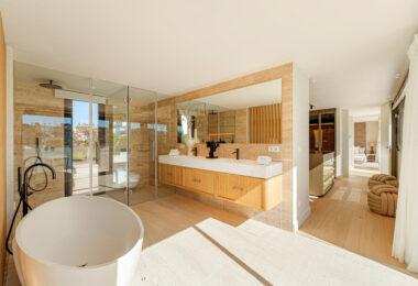 Villa Azteca – Elegant 6-Bedroom Modern Villa with Rooftop Lounge