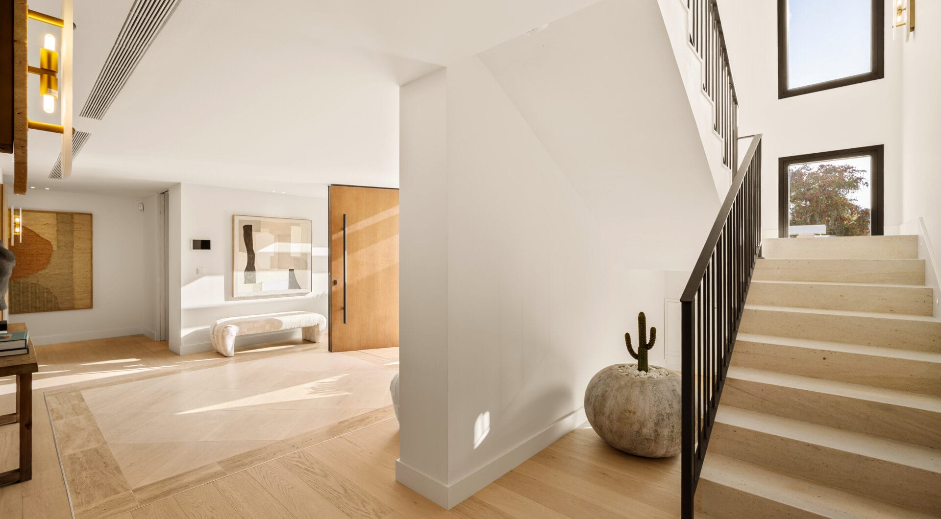 Villa Azteca – Elegant 6-Bedroom Modern Villa with Rooftop Lounge