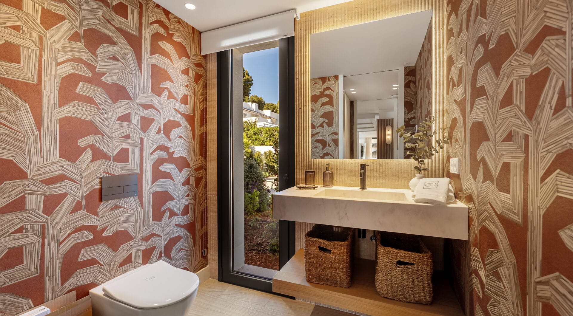 Villa Azteca – Elegant 6-Bedroom Modern Villa with Rooftop Lounge