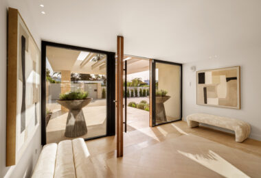 Villa Azteca – Elegant 6-Bedroom Modern Villa with Rooftop Lounge