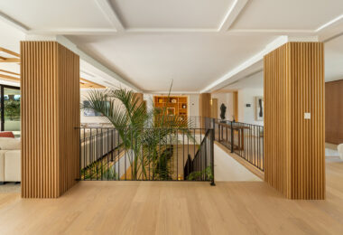 Villa Azteca – Elegant 6-Bedroom Modern Villa with Rooftop Lounge