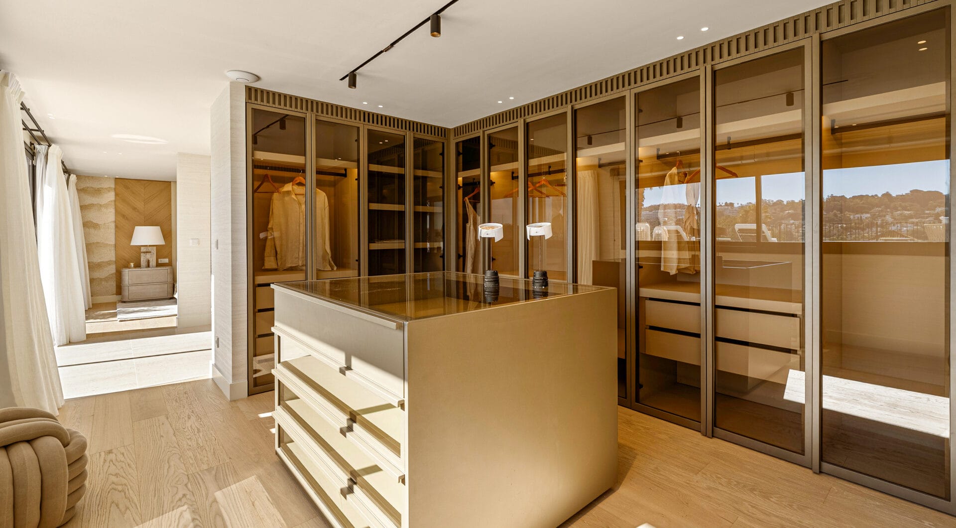 Villa Azteca – Elegant 6-Bedroom Modern Villa with Rooftop Lounge