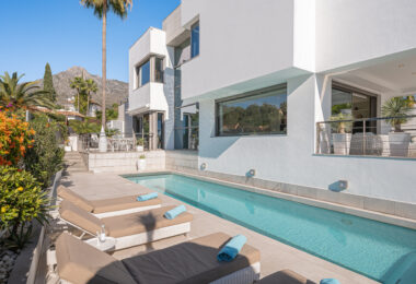 Stunning 4-Bedroom Villa