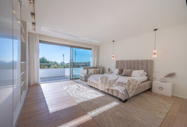 Stunning 4-Bedroom Villa