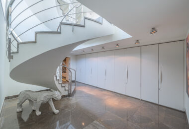 Stunning 4-Bedroom Villa