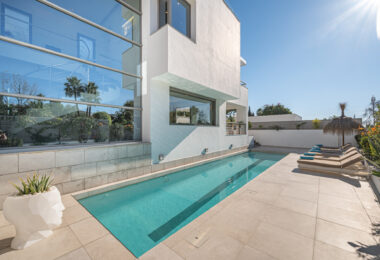 Stunning 4-Bedroom Villa