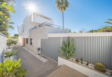 Stunning 4-Bedroom Villa