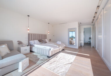 Stunning 4-Bedroom Villa