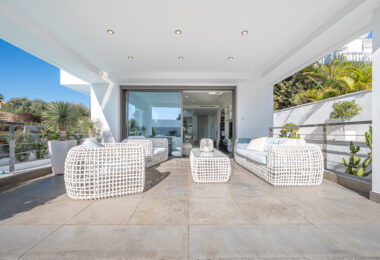 Stunning 4-Bedroom Villa