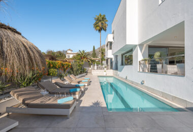 Stunning 4-Bedroom Villa
