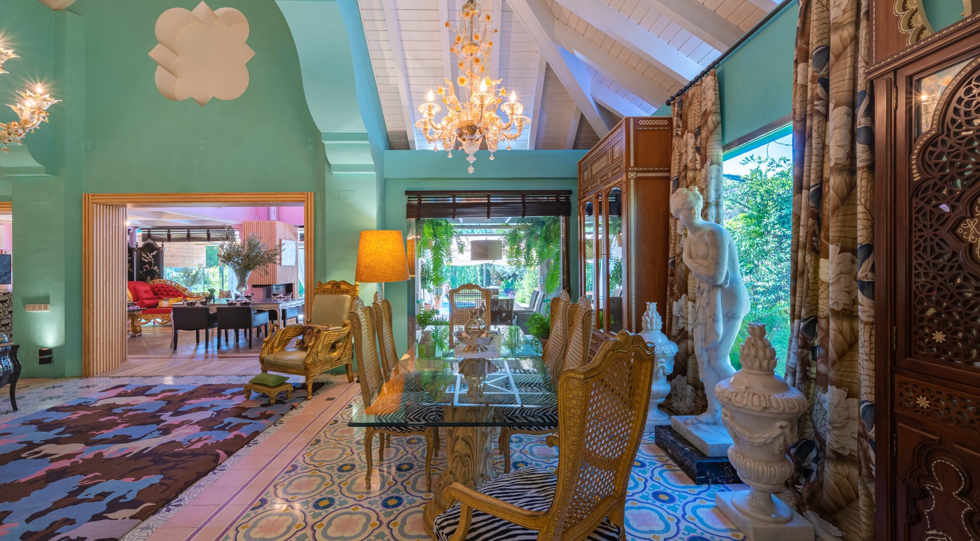 Elegant 5-Bedroom Villa
