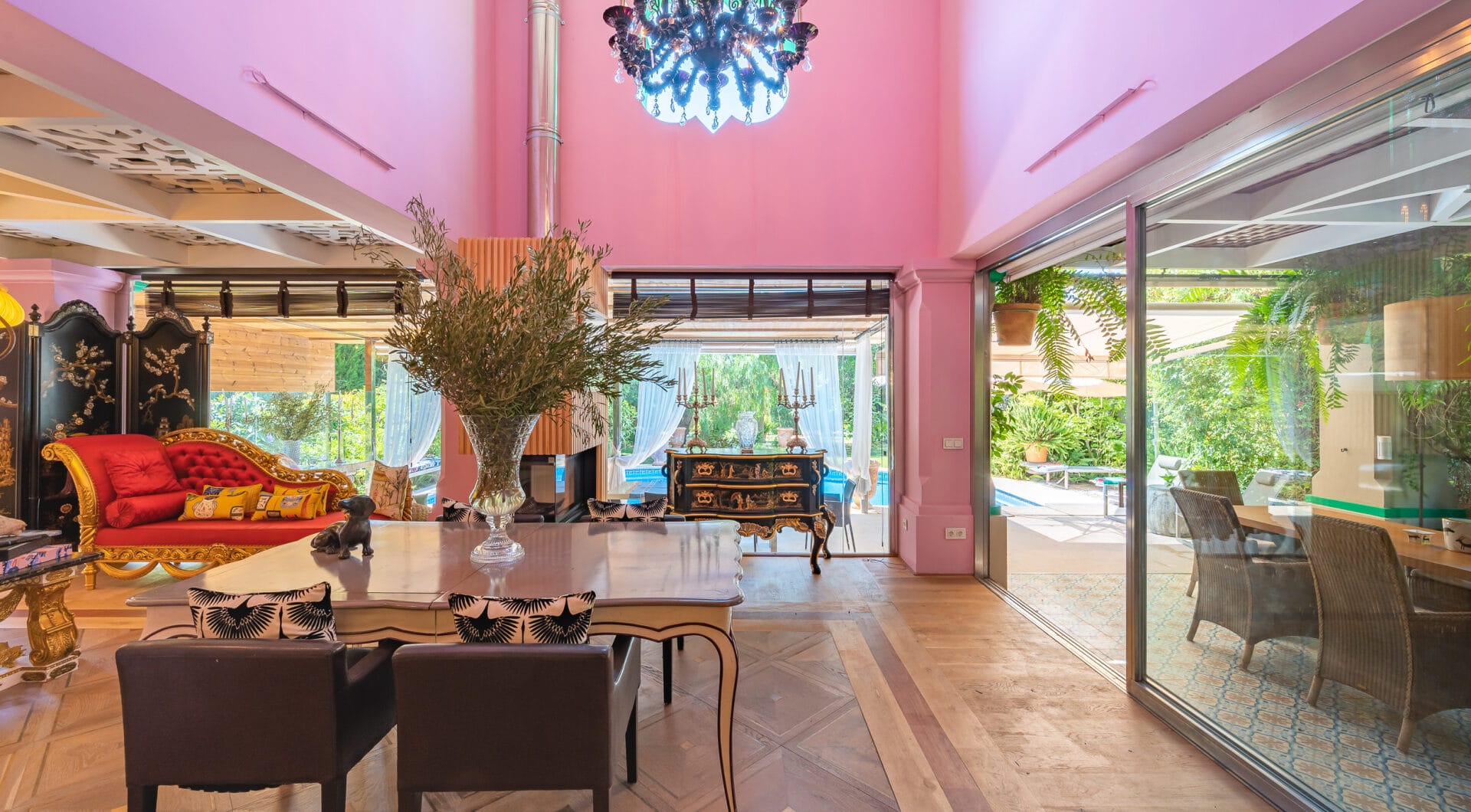 Elegant 5-Bedroom Villa