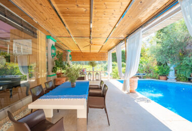 Elegant 5-Bedroom Villa