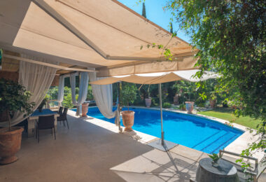 Elegant 5-Bedroom Villa