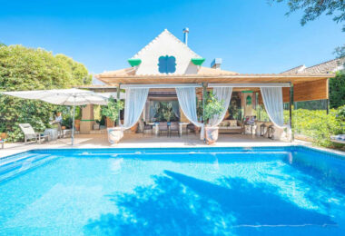 Elegant 5-Bedroom Villa