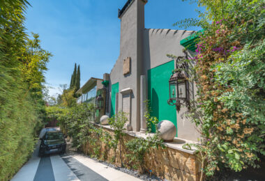 Elegant 5-Bedroom Villa