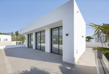 Brand New 4-Bedroom Contemporary Villa