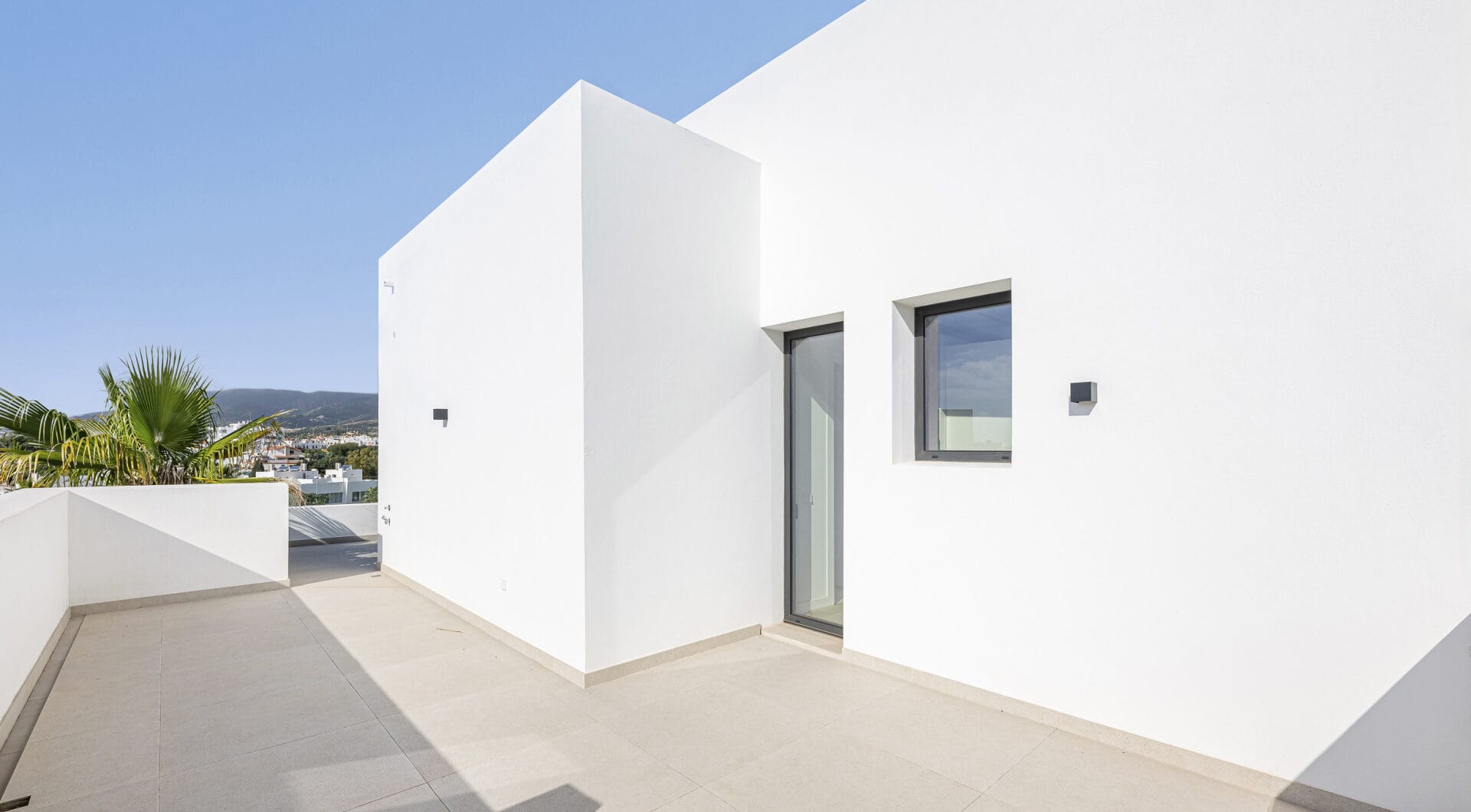 Brand New 4-Bedroom Contemporary Villa