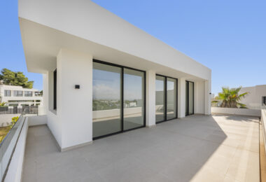 Brand New 4-Bedroom Contemporary Villa