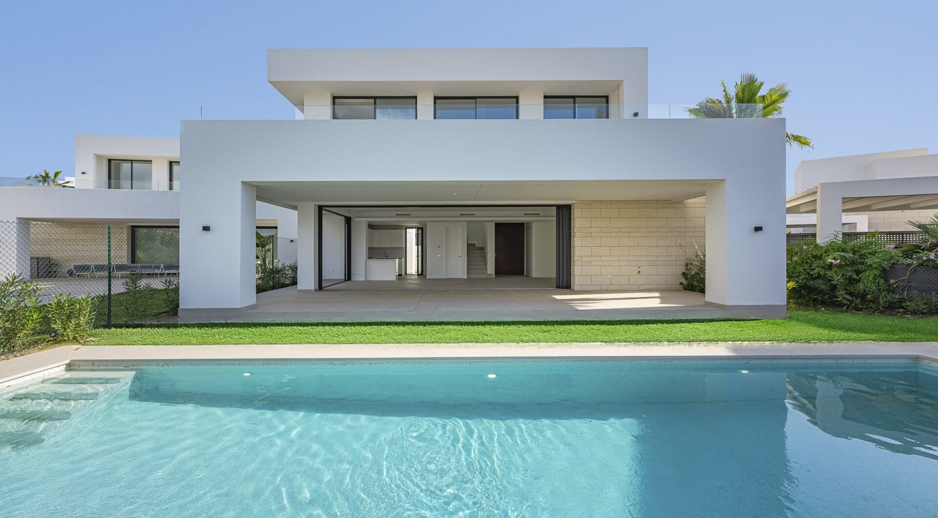 Brand New 4-Bedroom Contemporary Villa