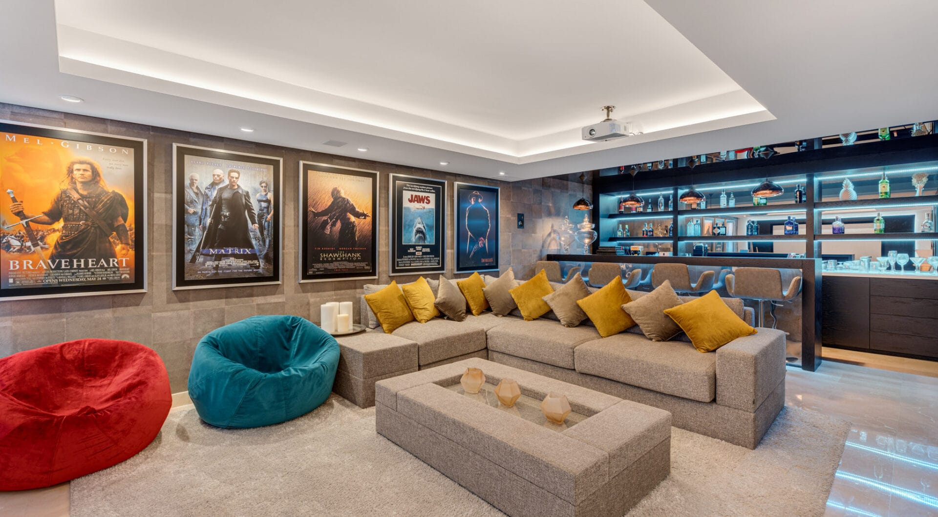 Exquisite Six-Bedroom Luxury Villa in the Golf Valley of Nueva Andalucia, Marbella