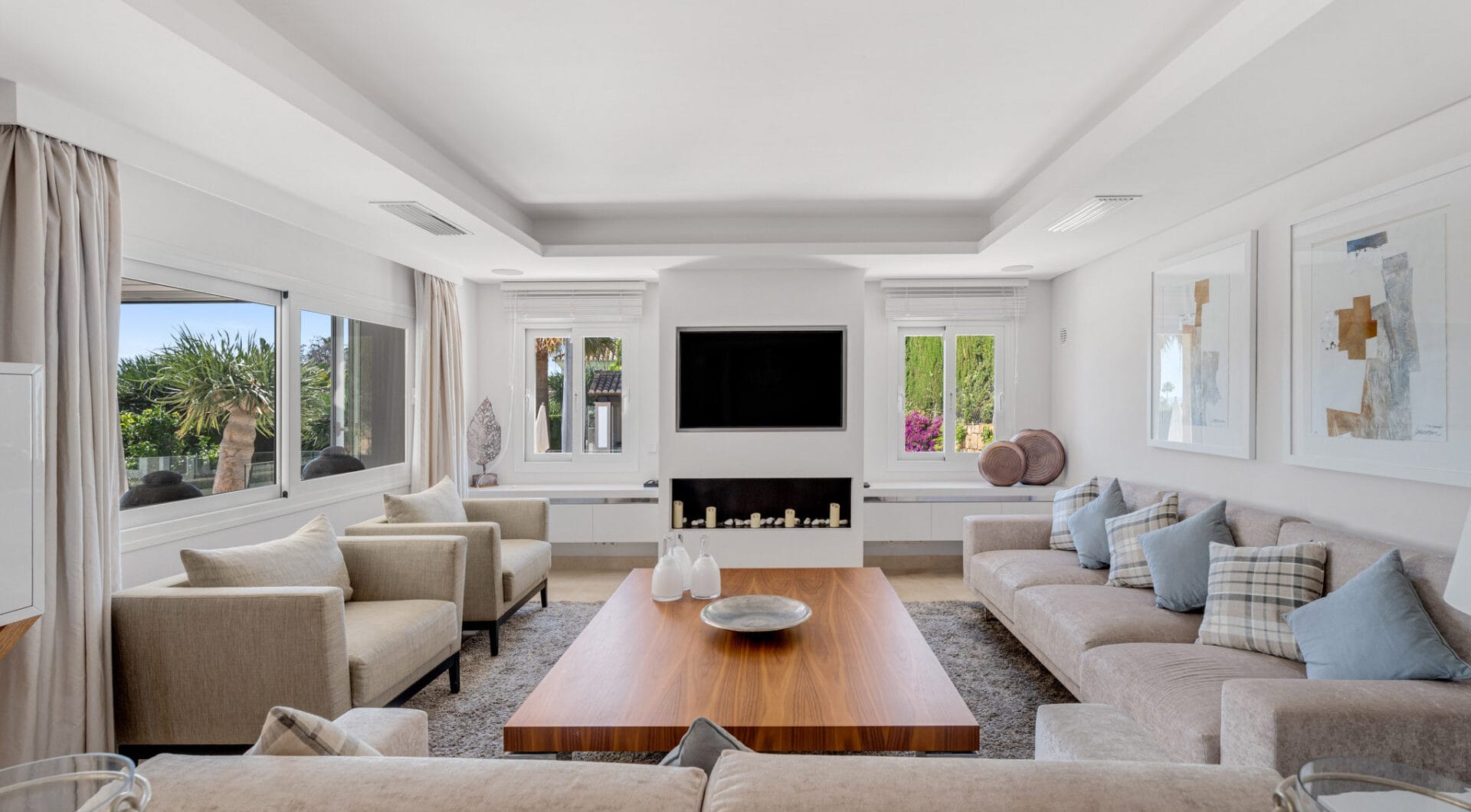 Exquisite Six-Bedroom Luxury Villa in the Golf Valley of Nueva Andalucia, Marbella