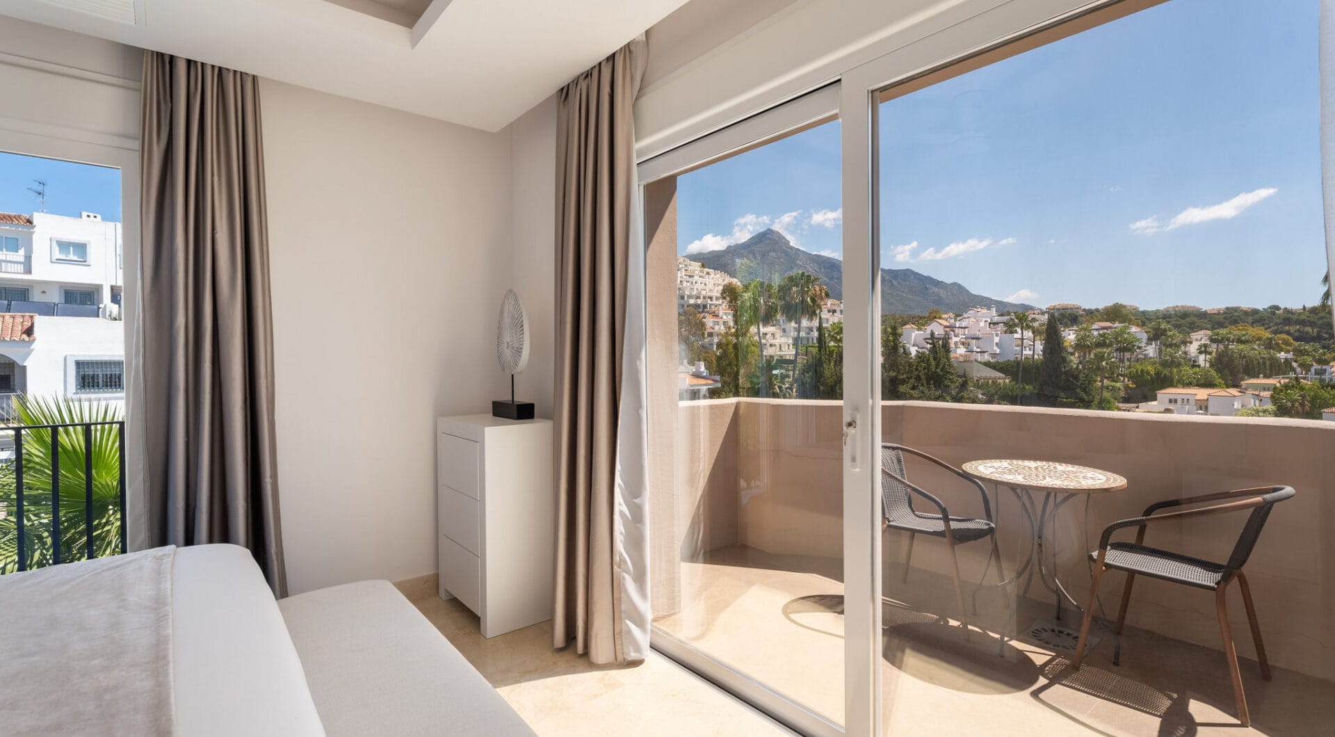 Exquisite Six-Bedroom Luxury Villa in the Golf Valley of Nueva Andalucia, Marbella