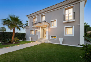 Exquisite Six-Bedroom Luxury Villa in the Golf Valley of Nueva Andalucia, Marbella
