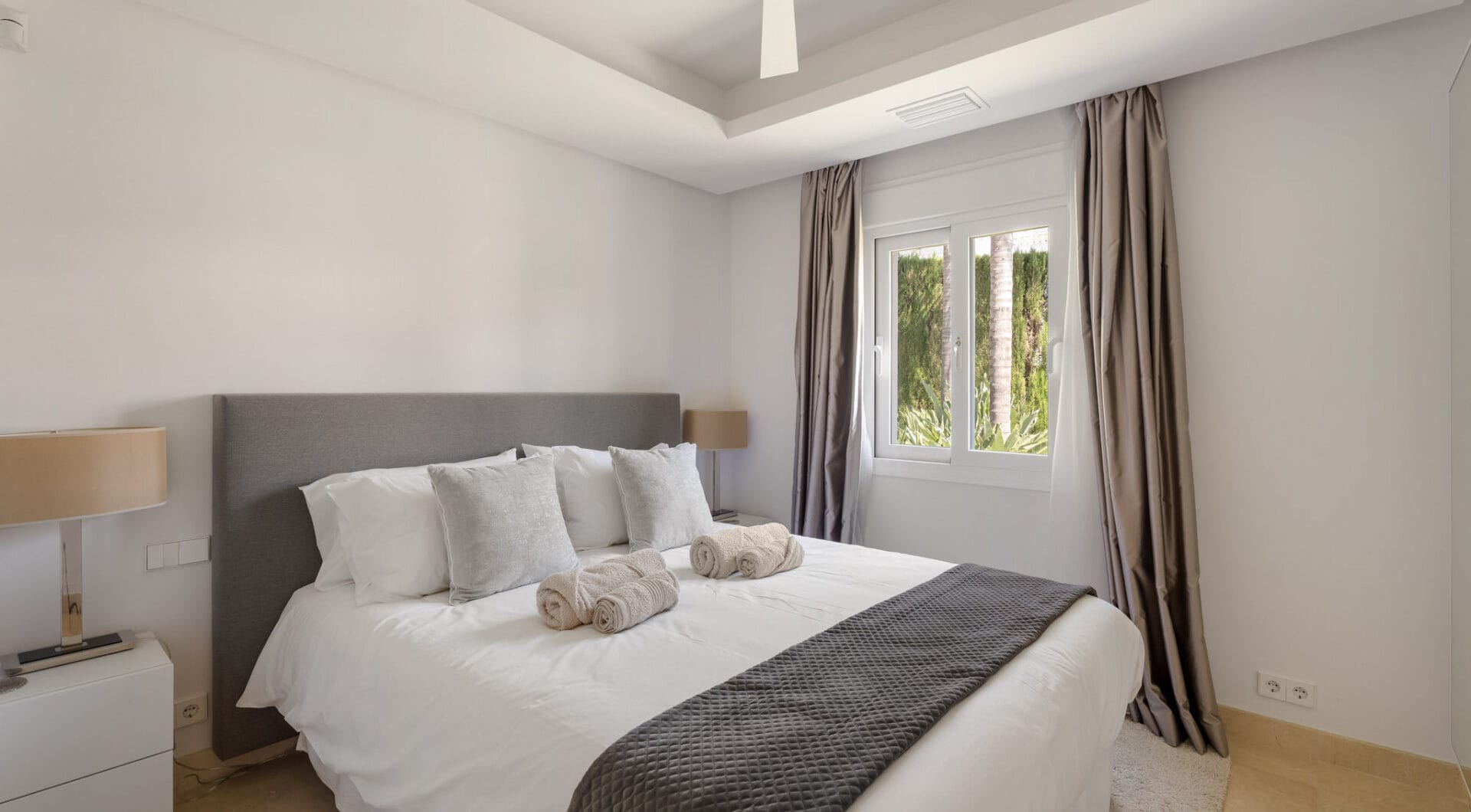 Exquisite Six-Bedroom Luxury Villa in the Golf Valley of Nueva Andalucia, Marbella