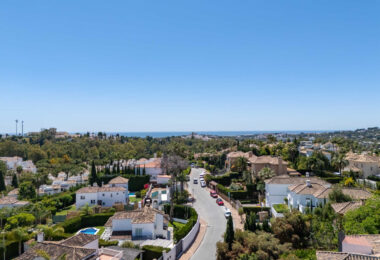 Exquisite Six-Bedroom Luxury Villa in the Golf Valley of Nueva Andalucia, Marbella