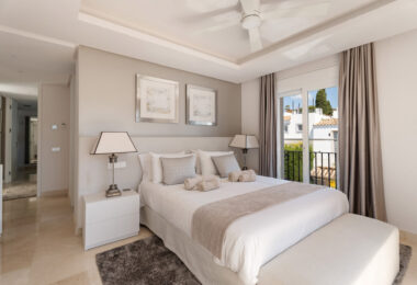 Exquisite Six-Bedroom Luxury Villa in the Golf Valley of Nueva Andalucia, Marbella