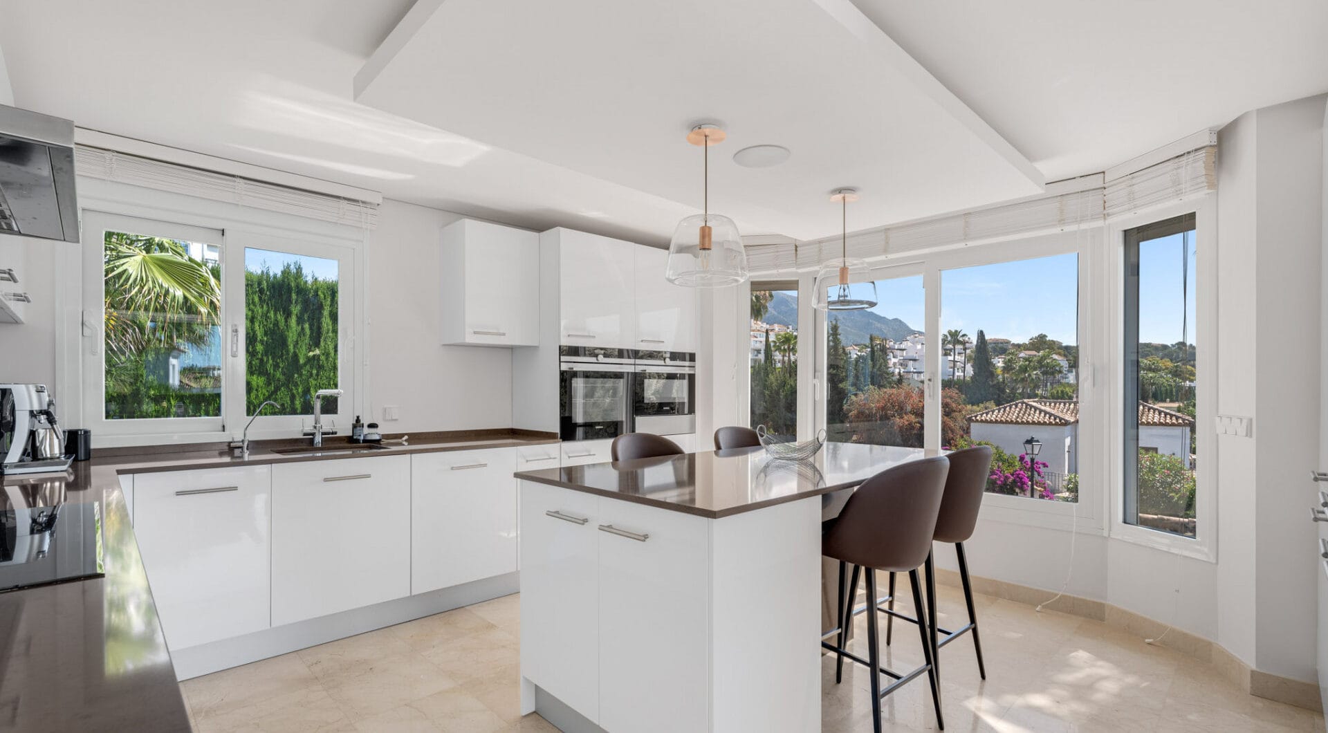 Exquisite Six-Bedroom Luxury Villa in the Golf Valley of Nueva Andalucia, Marbella